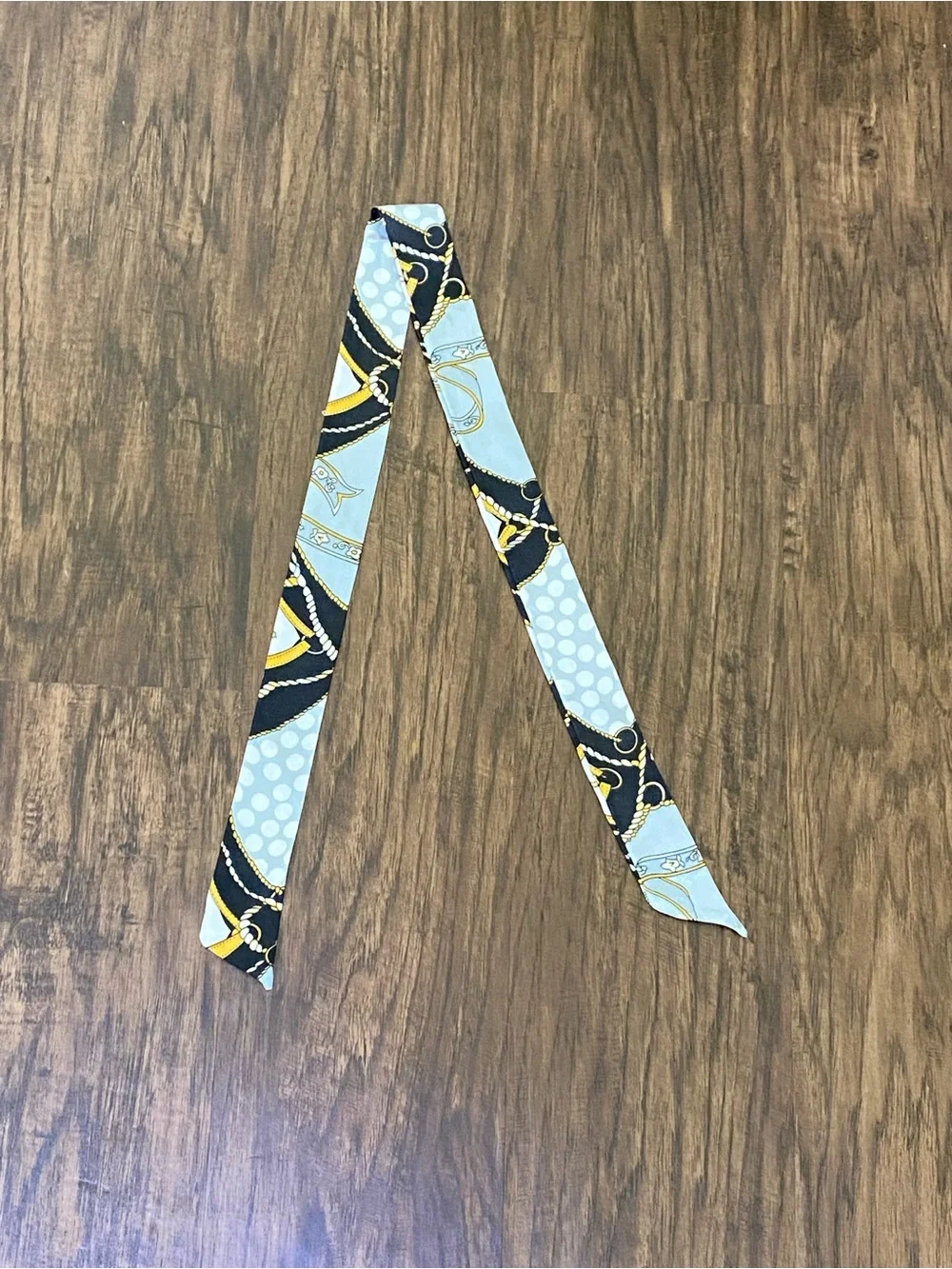 N/A silk twilly